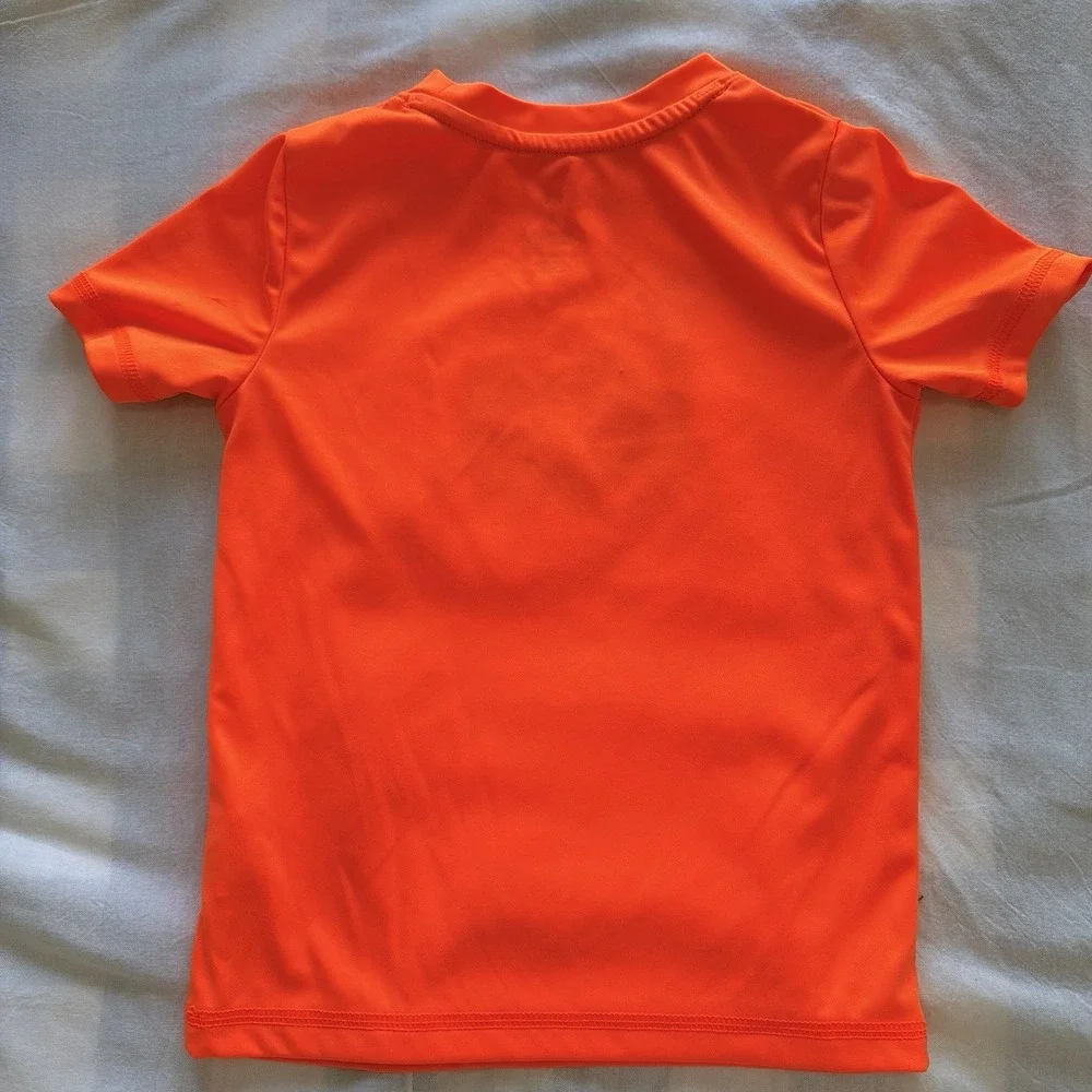 Under Armour Boys Rashguard, Swim Top, Orange Short Sleeve Size 4 *SEE NOTES*